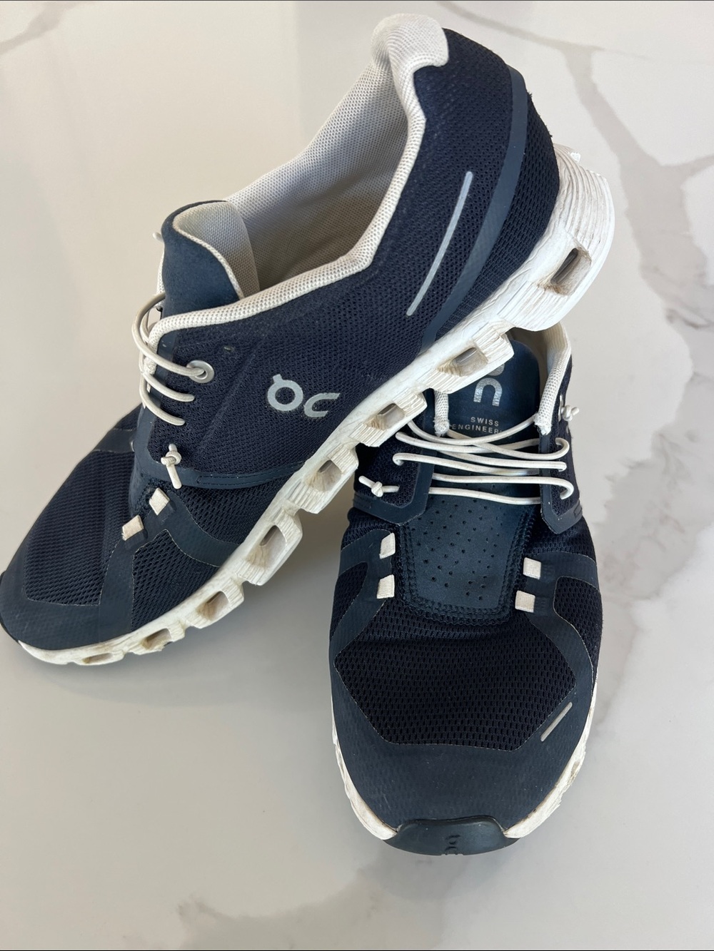On Running Men's Navy and White Athletic Sneakers men’s size 10